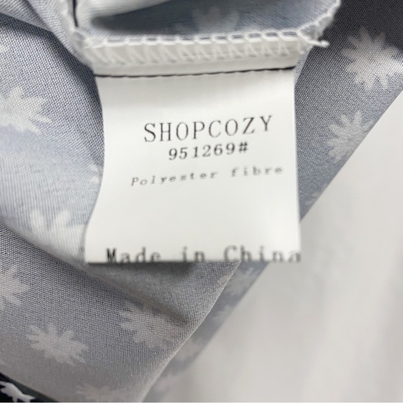 COZY Black & White Floral Daisy Print Button Up Blouse - Picture 8 of 9